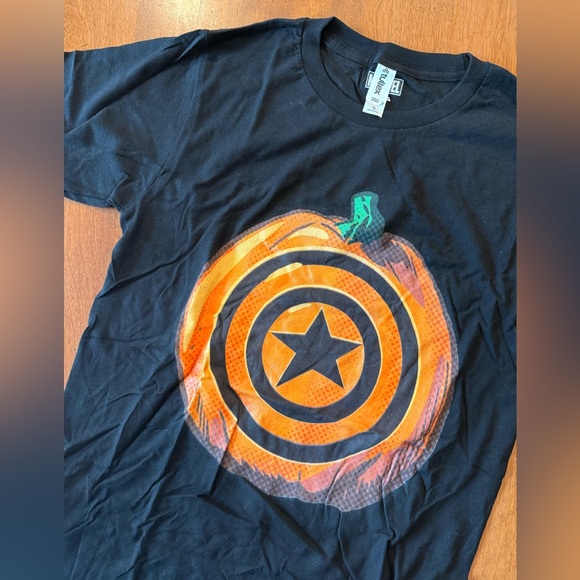 🎃 SALE Marvel Halloween Captain America Pumpkin Shirt, unisex size S, like new - Picture 2 of 4